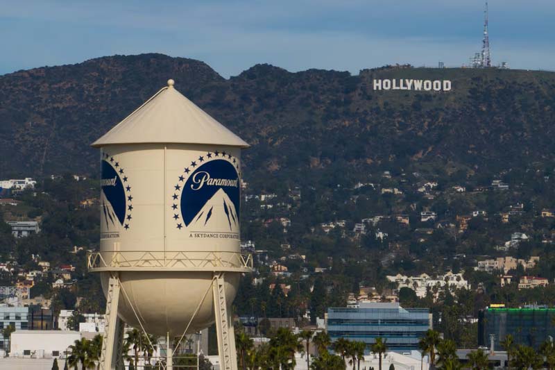 Netflix deja la negociación con Warner Bros; Paramount se perfila