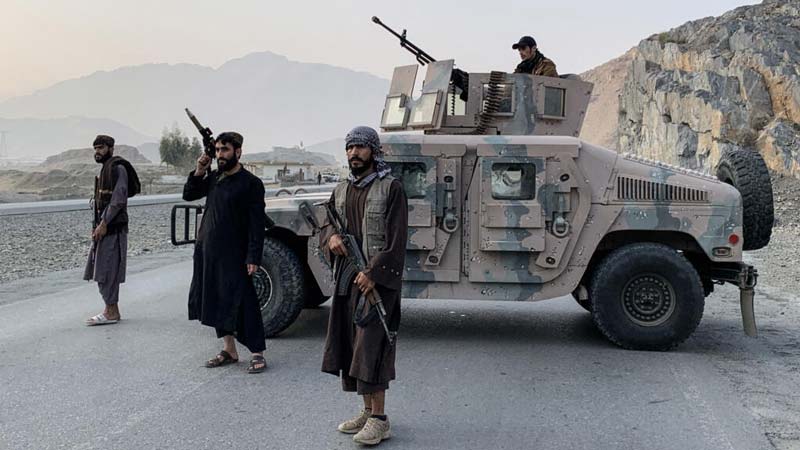 Pakistán declara guerra abierta y bombardea Kabul y Kandahar