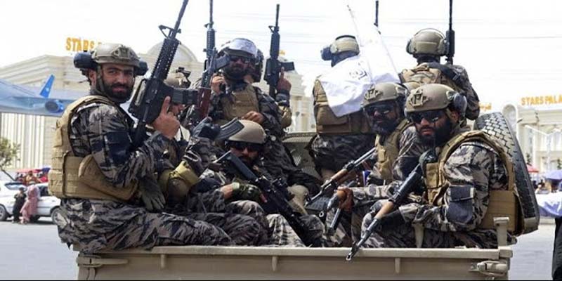 Pakistán declara guerra abierta y bombardea Kabul y Kandahar