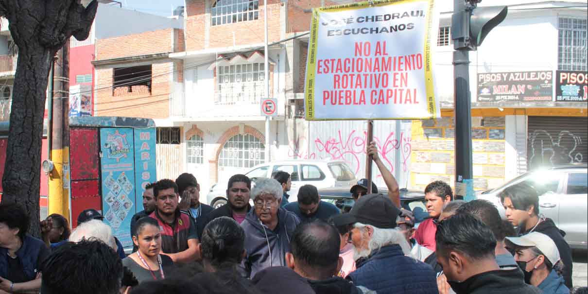 Otra protesta contra los Parquímetros, vecinos cerraron el bulevar Atlixco