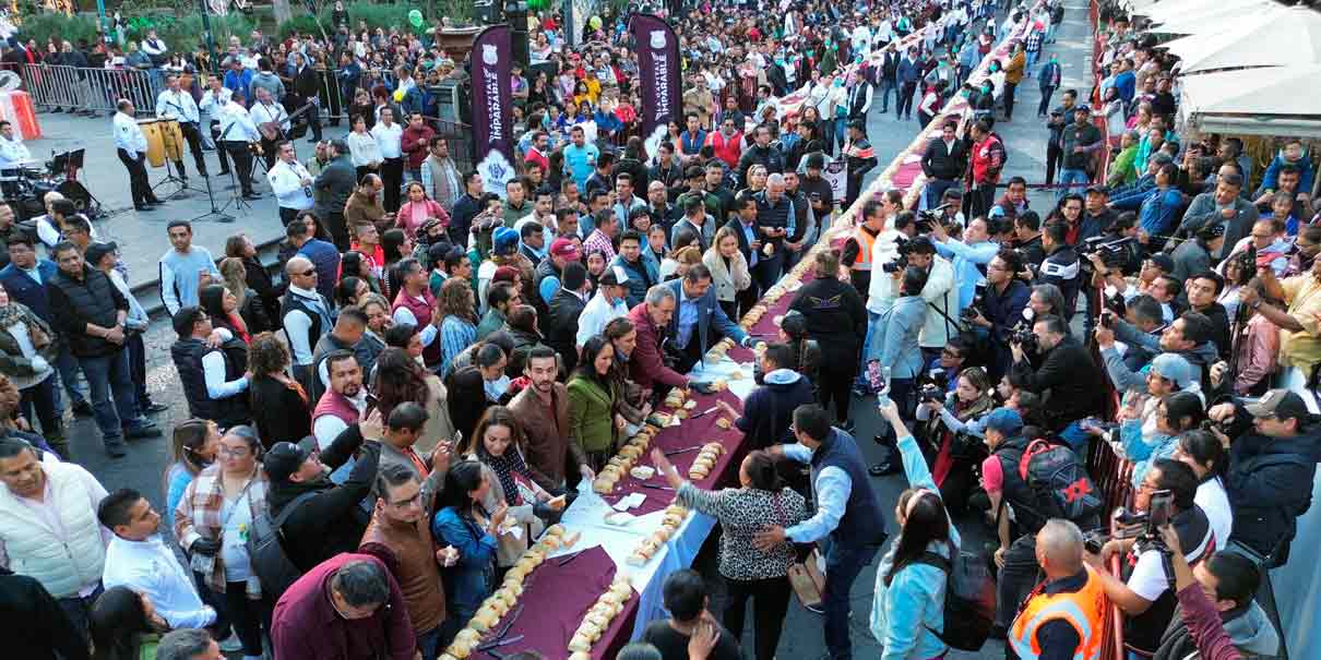 Rosca de Reyes Monumental 