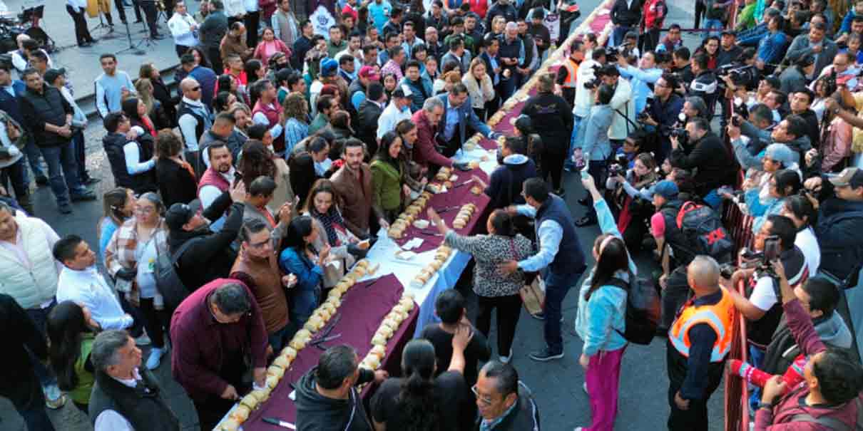 Rosca de Reyes Monumental 