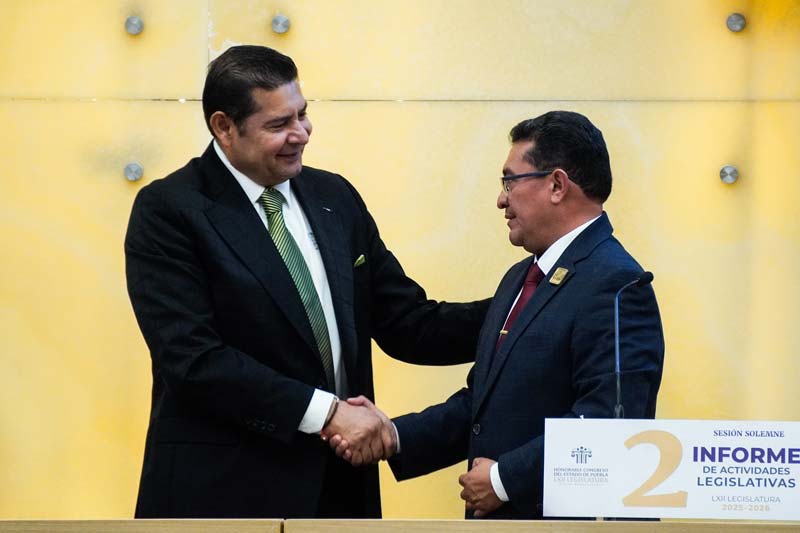 El gobernador Alejandro Armenta Mier estuvo presente en el Segundo Informe de Actividades Legislativas de Pável Gaspar.