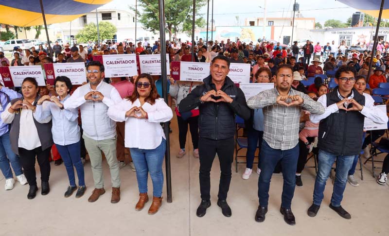 Puebla fortalece el desarrollo comunitario: entregan apoyos, obras y Becas de Conectividad en San José Ozumba