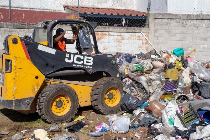 Puebla refuerza limpieza urbana con operativo en Villa Verde