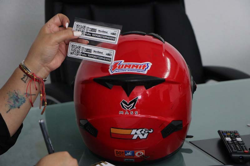 Que no te ENGAÑEN... así funciona el CHIP en Cascos de motociclistas