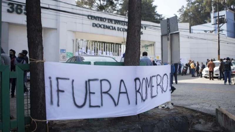 Remueven a Romero Tellaeche del CIDE; él denuncia falta de sustento legal
