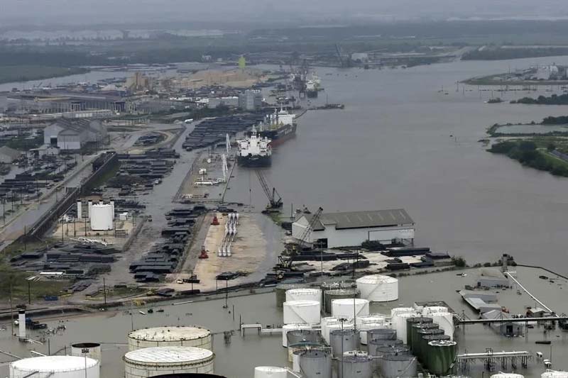 Reportan derrame en refinería de Pemex en Deer Park dentro del canal de Houston