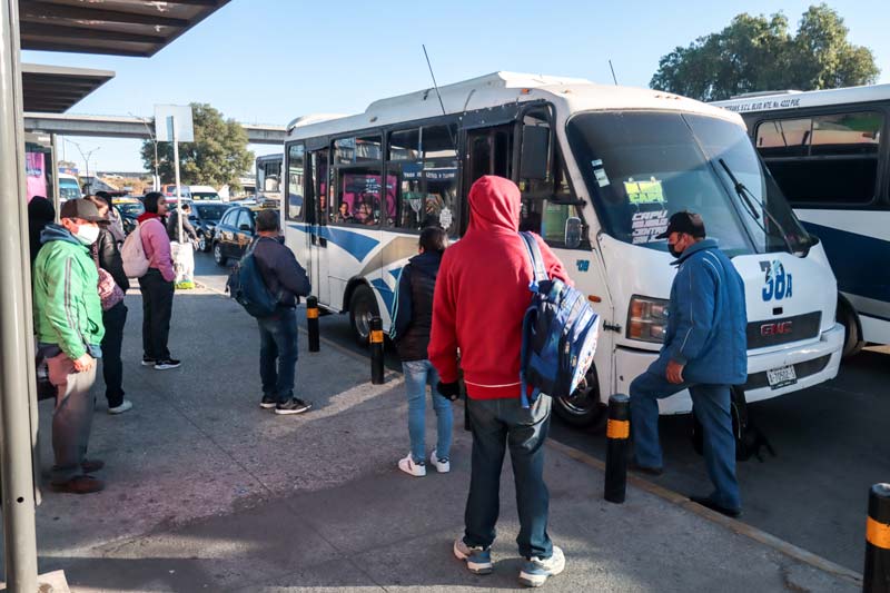Retiro de unidades provoca paro parcial del transporte en Puebla