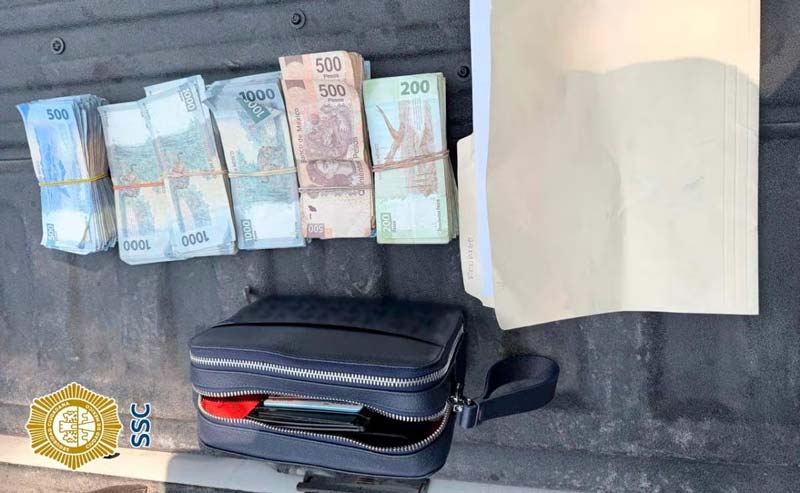 Robo de 750 mil pesos desata persecución en CDMX; policías capturan a dos