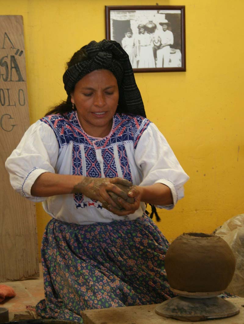 El encanto de Oaxaca está en San Bartolo Coyotepec y su barro negro