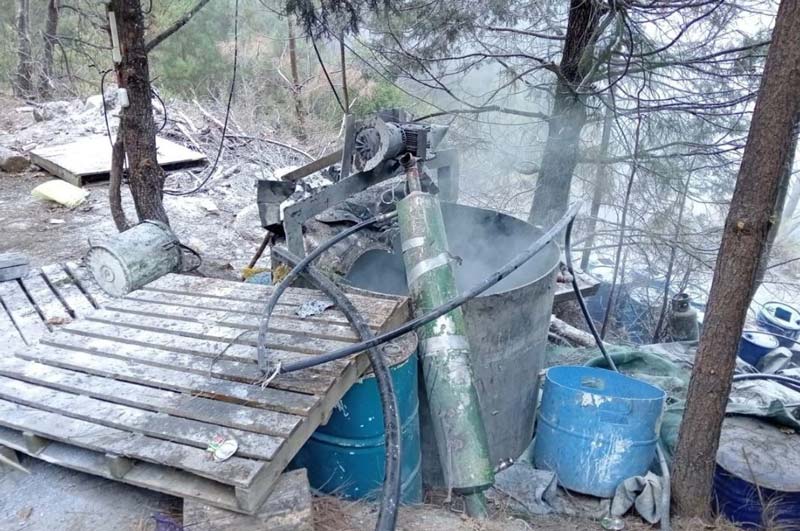 SEMAR asegura 200 kilos de cristal y químicos peligrosos en narcolaboratorios en Durango