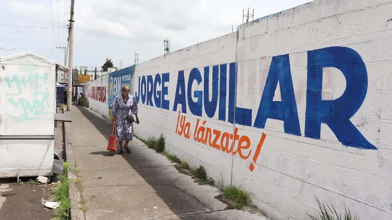 Sin temor electoral, partidos pintan nombres y mensajes por la ciudad