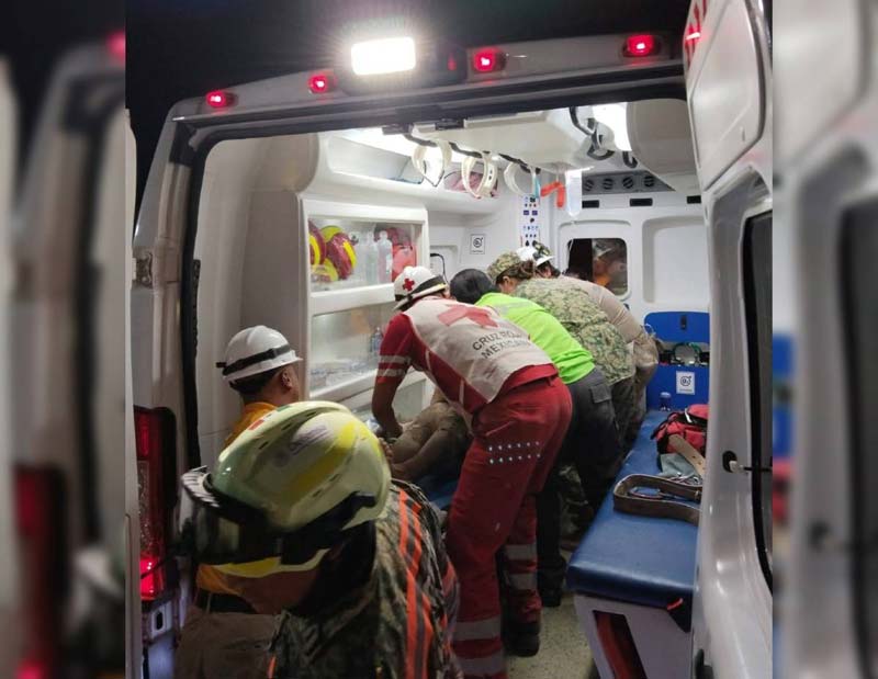 Sinaloa: logran rescatar a primer minero y buscan a tres más
