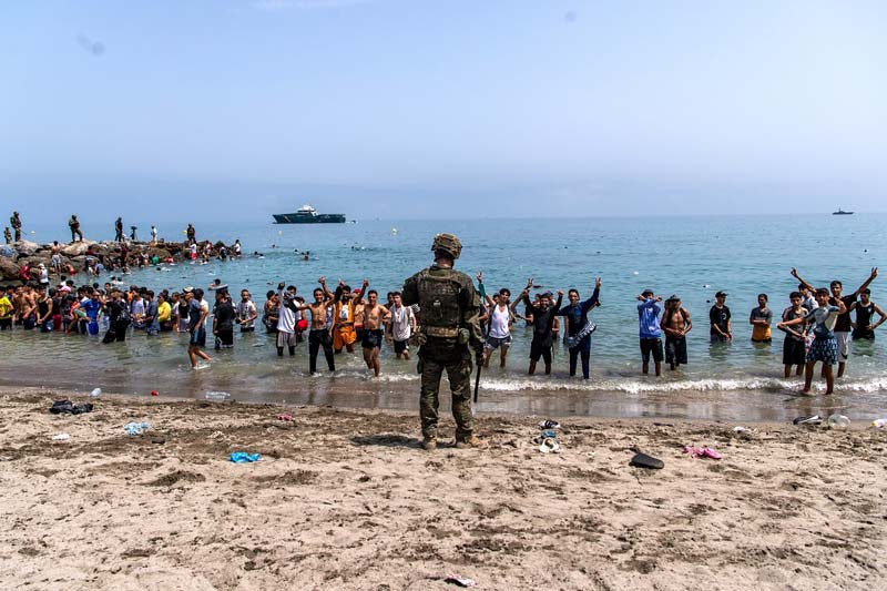 España activó nuevas barreras en El Tarajal para reforzar el control fronterizo entre Marruecos y Ceuta