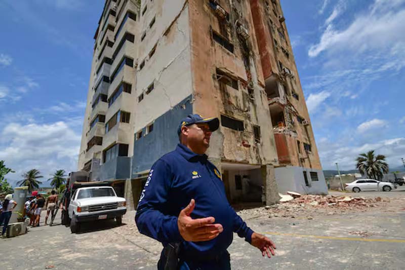 Suman 235 muertos por los terremotos en Venezuela, miles de heridos y cientos siguen atrapados