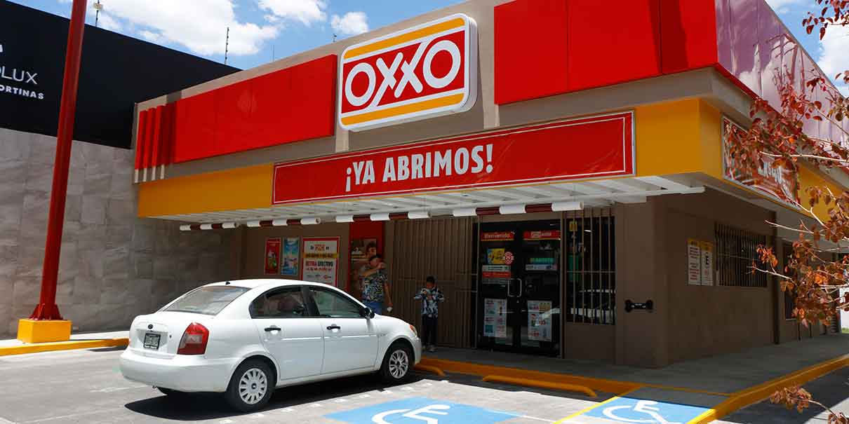 Oxxo abierto 24 horas