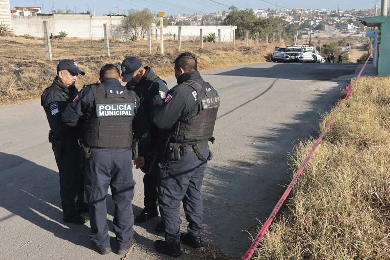 Tiran cuerpo embolsado con advertencias en Xochimehuacán