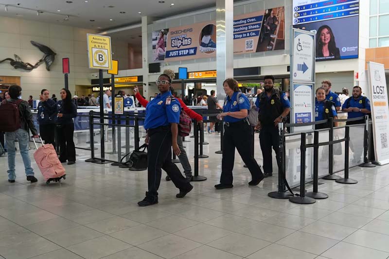 Trump ordena despliegue del ICE en aeropuertos de Estados Unidos por crisis en seguridad aérea