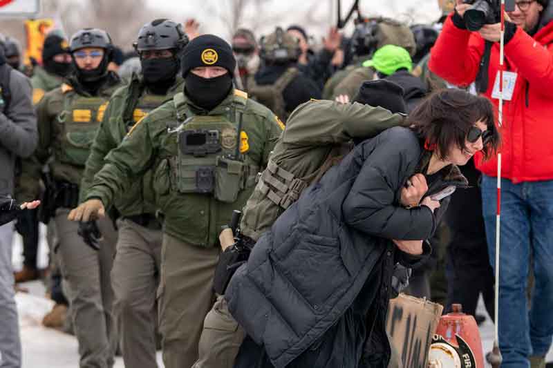 Trump saca al jefe del ICE en Minnesota tras crisis por tiroteo
