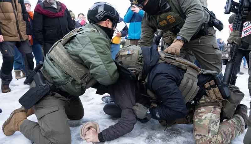 Trump saca al jefe del ICE en Minnesota tras crisis por tiroteo