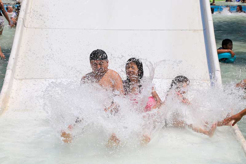 Verifican y con vigilancia 125 centros recreativos de Puebla