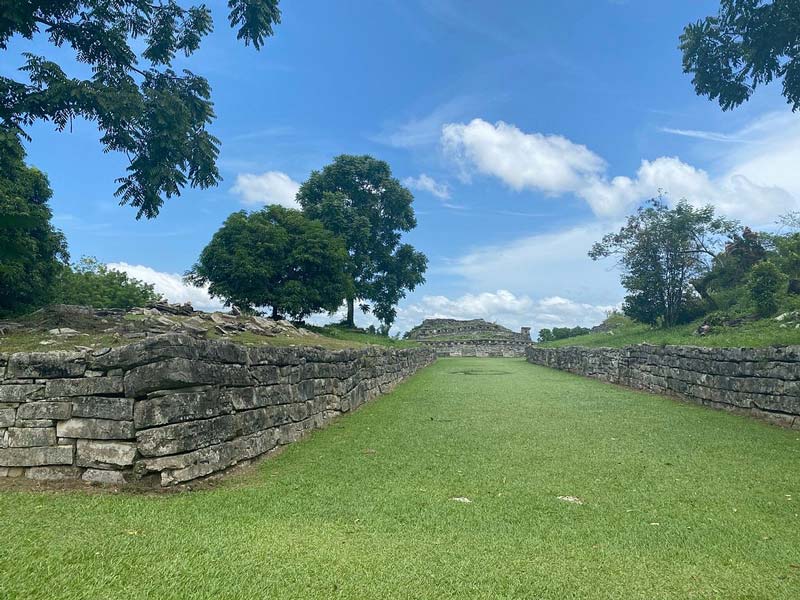 Zona arqueológica de Yohualichan: Historia, naturaleza y cultura en Puebla