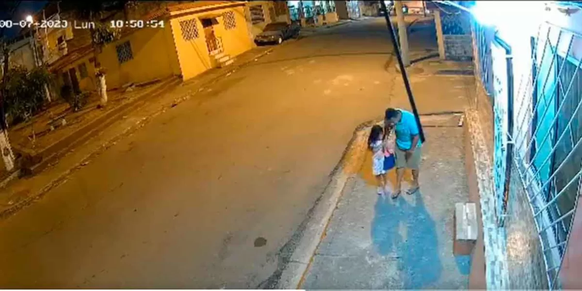 VIDEO. En Guayaquil, un hombre es herido frente a su hija de 6 años tras ser víctima de robo
