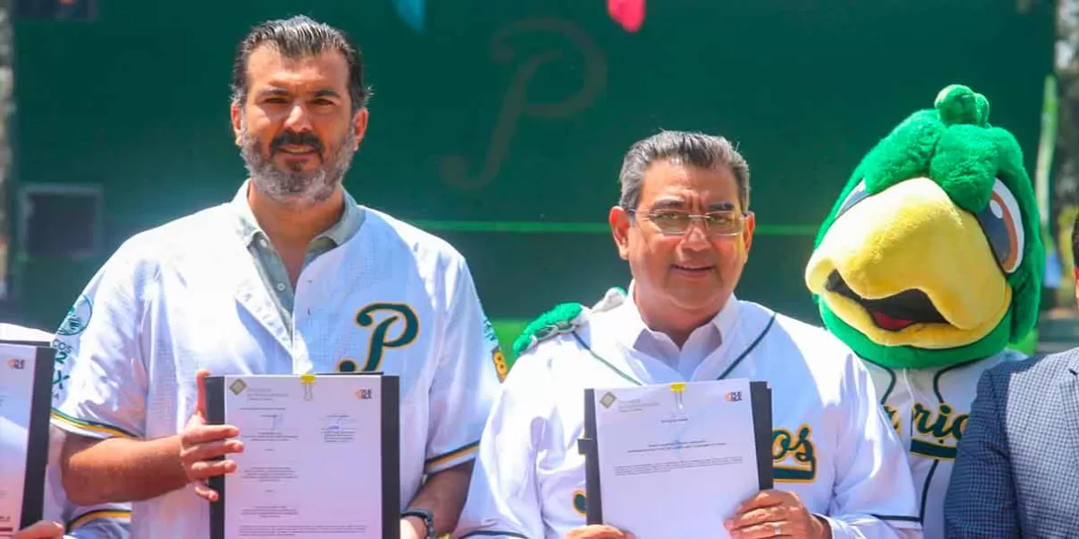 Firma Céspedes con Pericos la concesión por 15 años el estadio de béisbol Hermanos Serdán