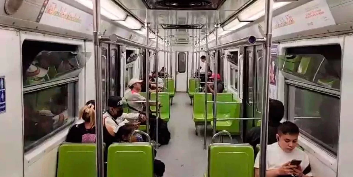 Mujeres son multadas por quedarse dormidas en Metro de la CDMX
