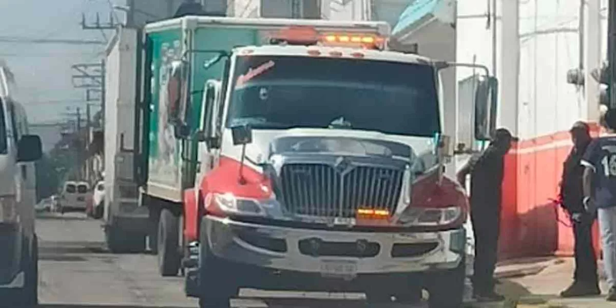 Rateros abandonan camión robado en Texmelucan, pero sin cargamento