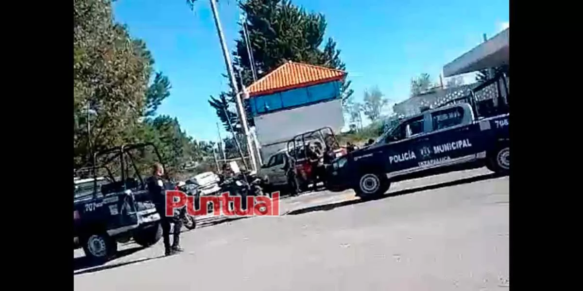 Policías de EdoMex recuperan vehículo robado en Tlahuapan
