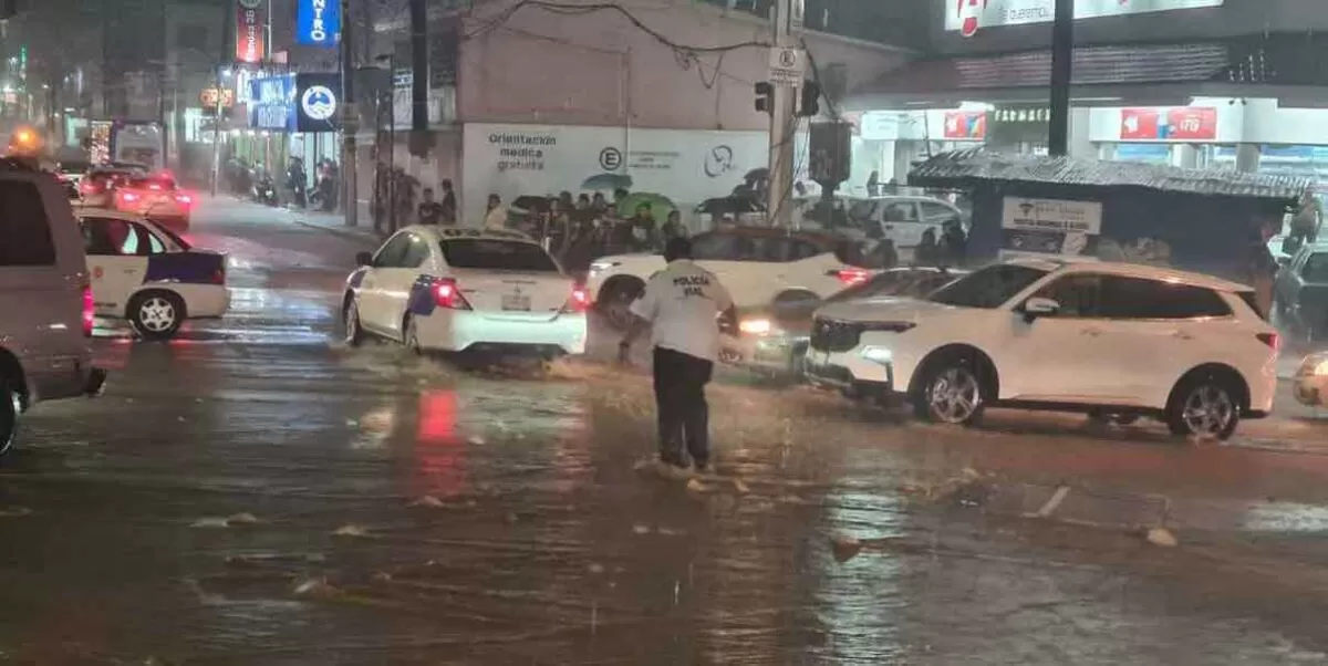Huracán Otis se degrada a categoría 2; permanece en Guerrero