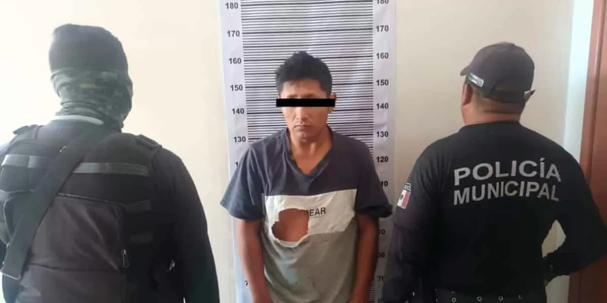 En Tlalancaleca, policías detienen a presunto narcomenudist4