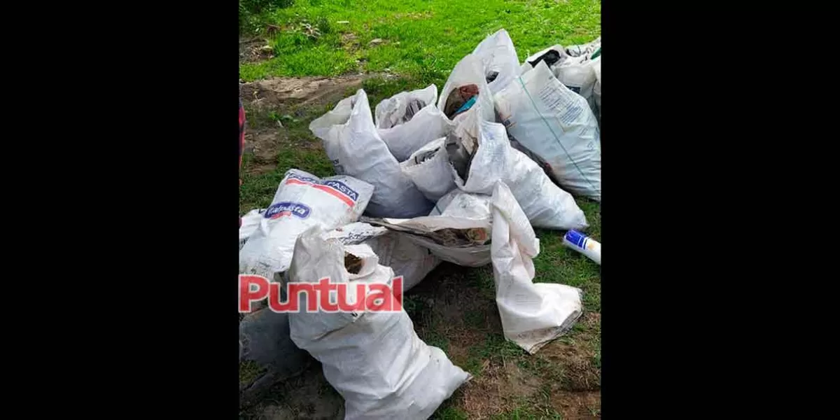 Limpian barrancas de Chiautzingo; retiraron más de una tonelada de basura