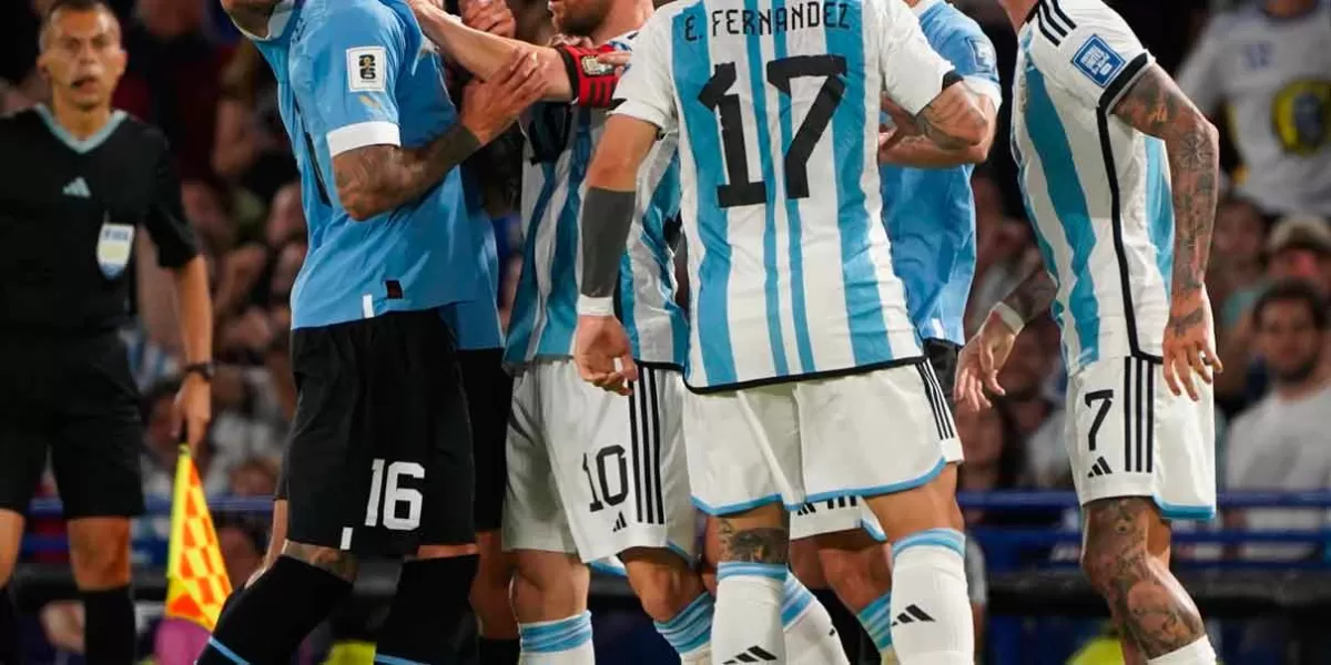Messi Pierde la cabeza y agrede a jugador de Uruguay