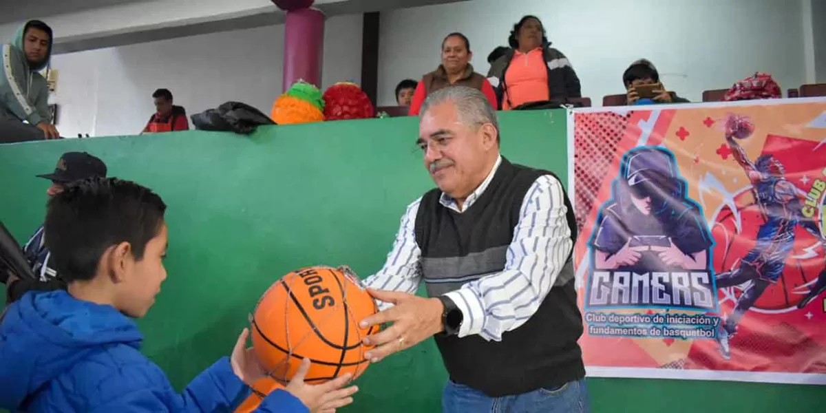 Rogelio López convivió con integrantes del Club de Básquetbol Infantil Mafia Gamers