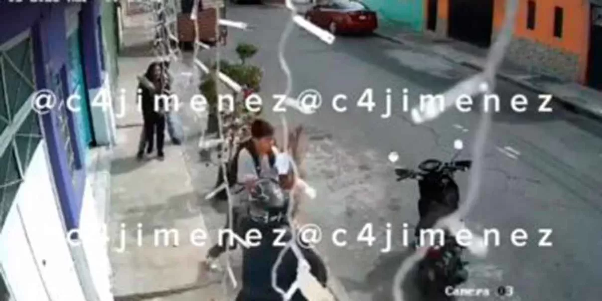 VIDEO. En Iztapalapa, ladrones se indignan porque sujeto abandona a su novia en asalto