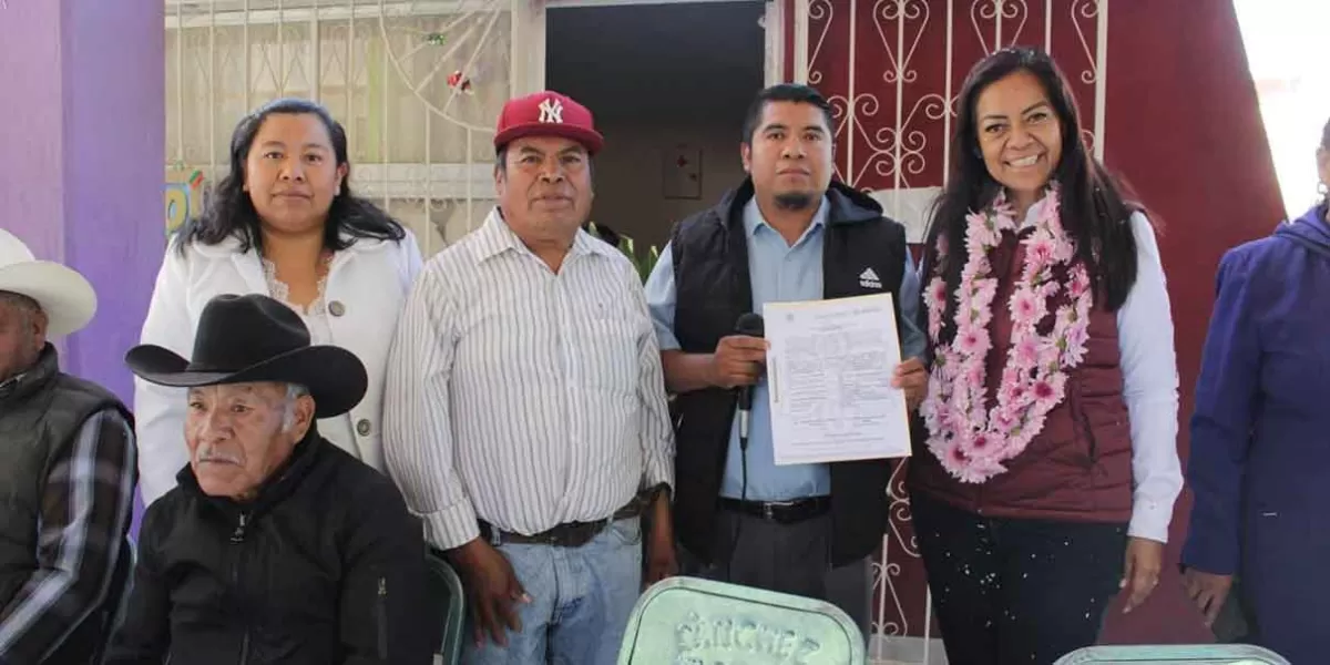 Ariadna Ayala entregó módulo de sanitarios en preescolar indígena en Agrícola Ocotepec