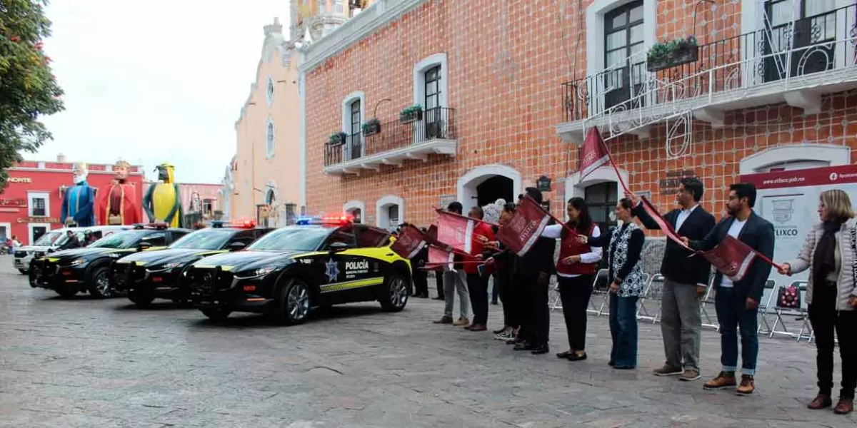 Ariadna Ayala fortalece la seguridad en Atlixco; entrega 4 nuevas patrullas
