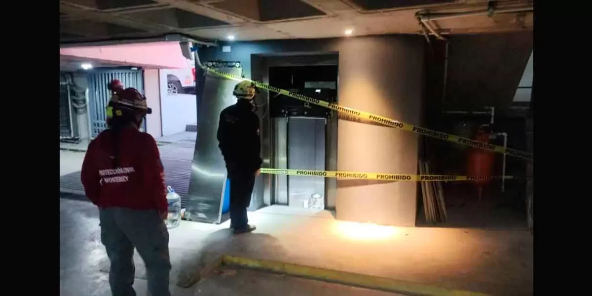 Cae elevador con 11 personas en su interior en hospital de Monterrey 