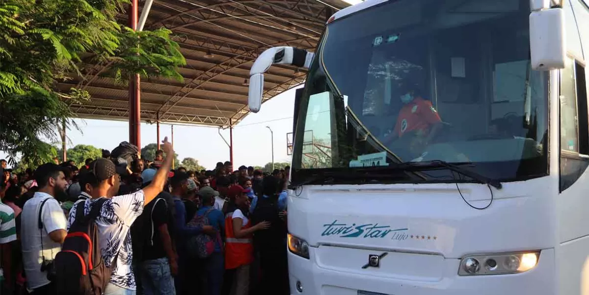Caravana de miles de migrantes llegó a su fin tras entregarse a agentes del INM en Chiapas