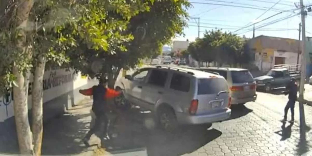Delincuentes intentan asaltar a empleados de una tienda de abarrotes en Tehuacán, Puebla