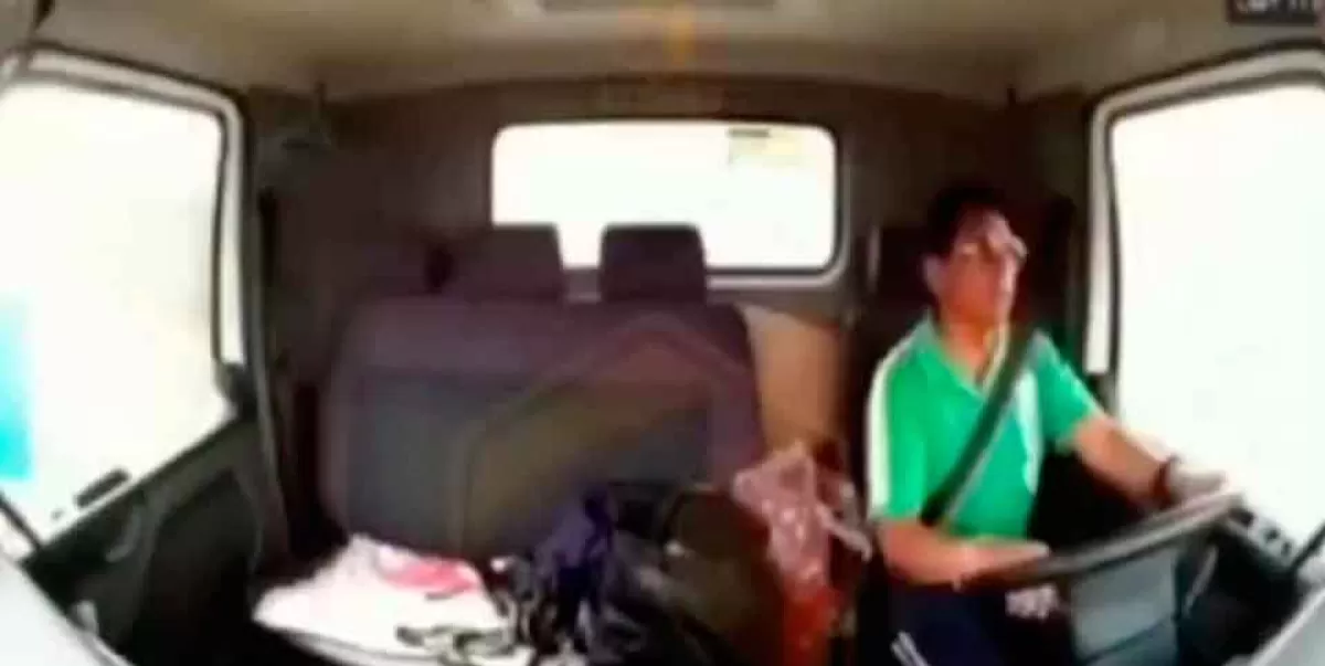 VIDEO. Fuerte maniobra, realizó un trailero en la Tehuacán-Puebla para frustrar robo 