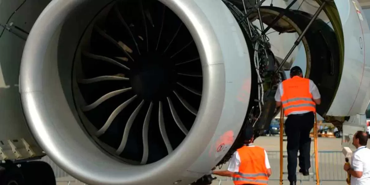 Muestran VIDEO de hombre que murió en turbina de avión en aeropuerto de EU