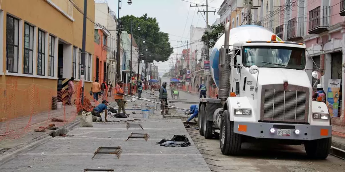 Ingenieros de Puebla sugieren rediseño de vialidades tras intervenciones de bacheo