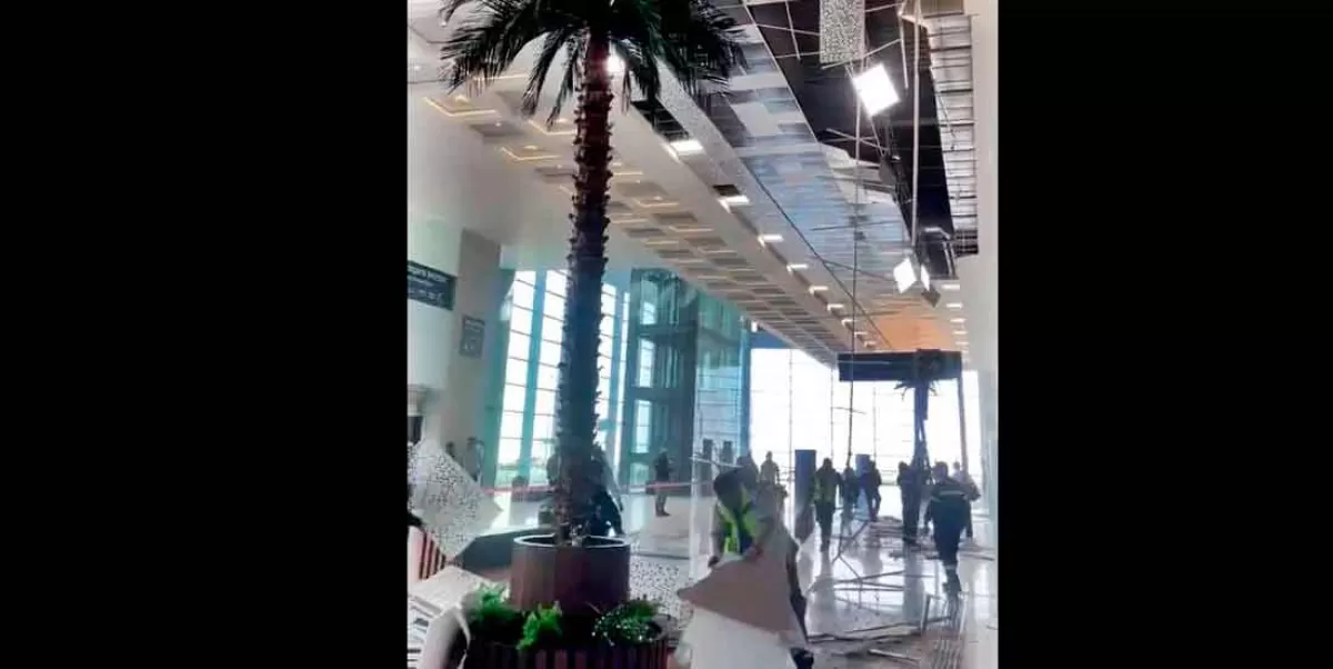 VIDEO. Cae plafón en el techo del AIFA