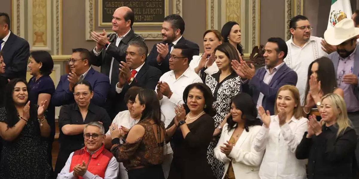LXI Legislatura del Congreso de Puebla recibe a los primeros diputados suplentes