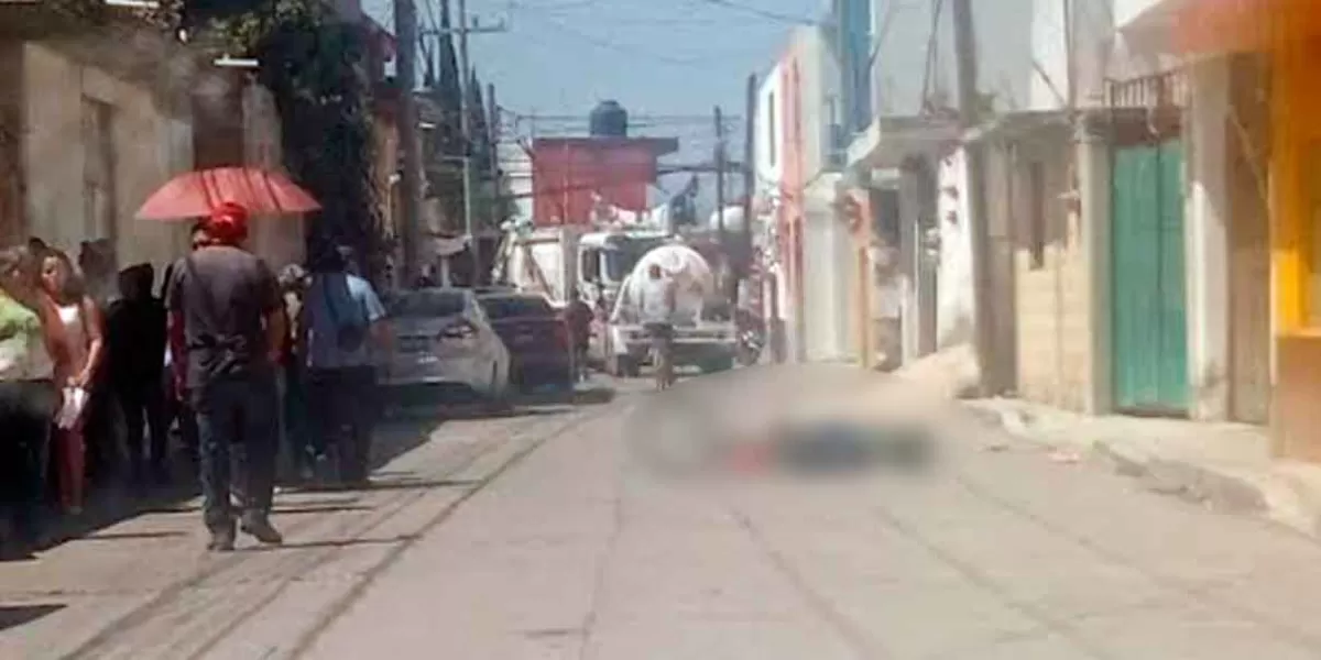 A balazos asesinaron a un hombre en calles de Xalmimilulco