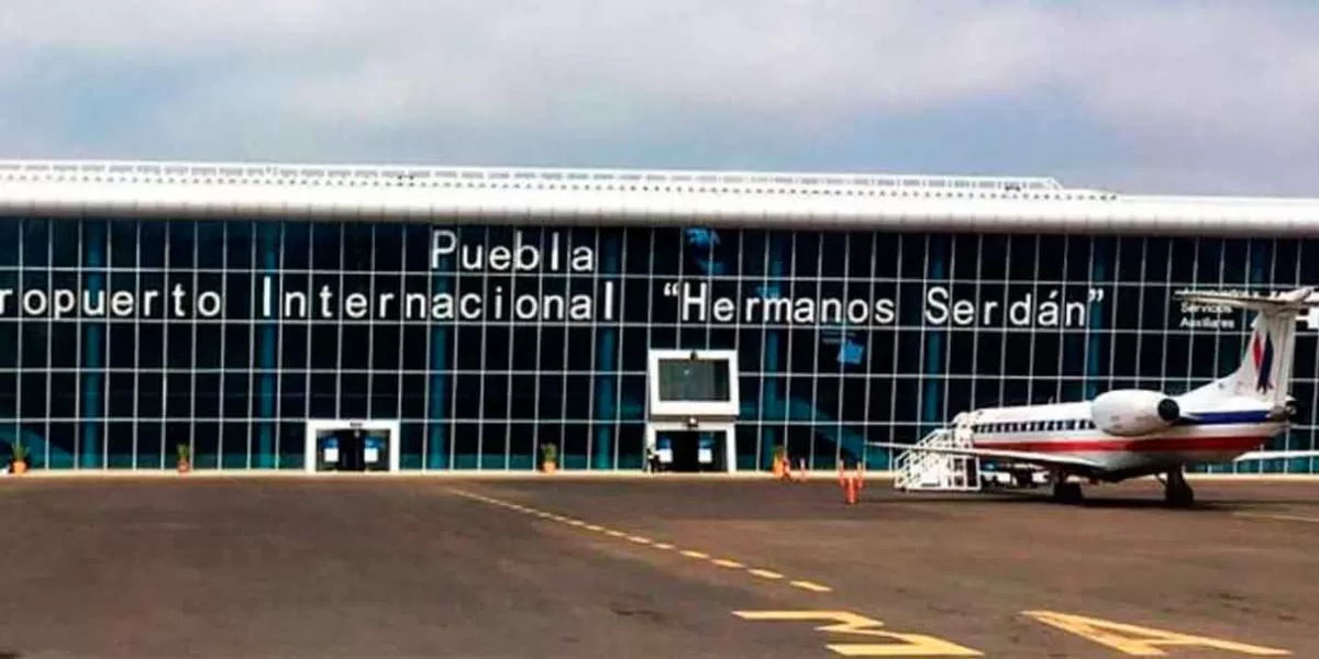 Ceniza volcánica suspende otra vez los vuelos en el Aeropuerto de Puebla